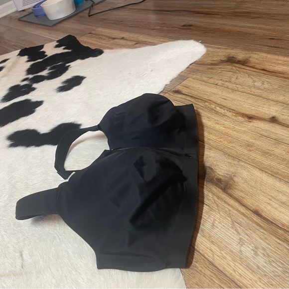 VSX Knockout Front-Close Sports Bra - Picture 3 of 7